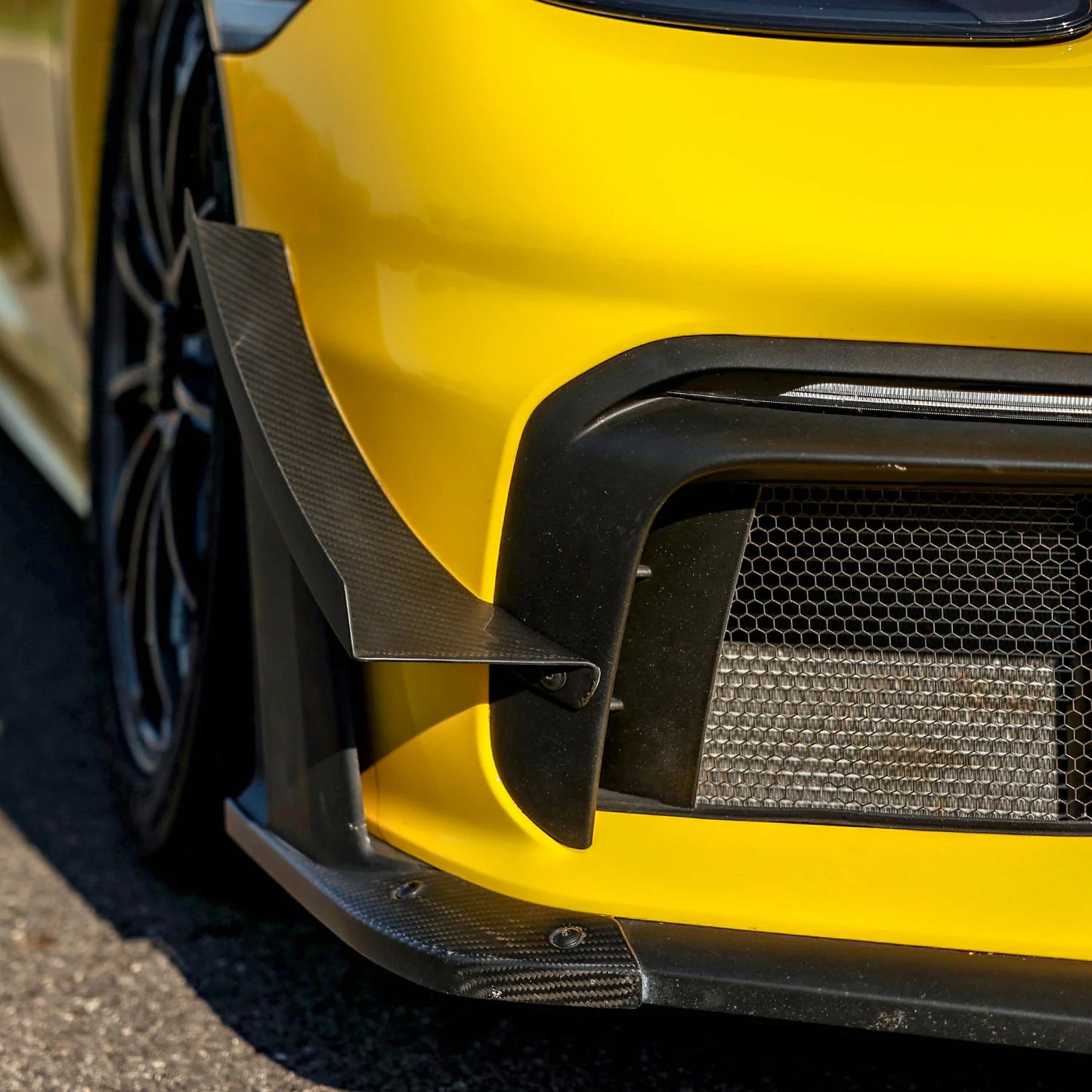 SR DRY CARBON FIBER PRO DIVE PLANE [PORSCHE 718 GT4/RS]