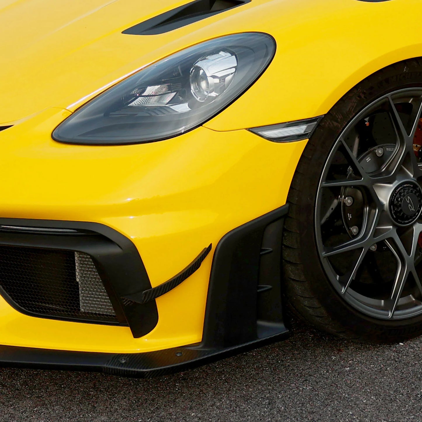 SR DRY CARBON FIBER CLUBSPORT DIVE PLANE & LOWER SIDE SPOILER PACK [PORSCHE 718 GT4/RS/Clubsport]