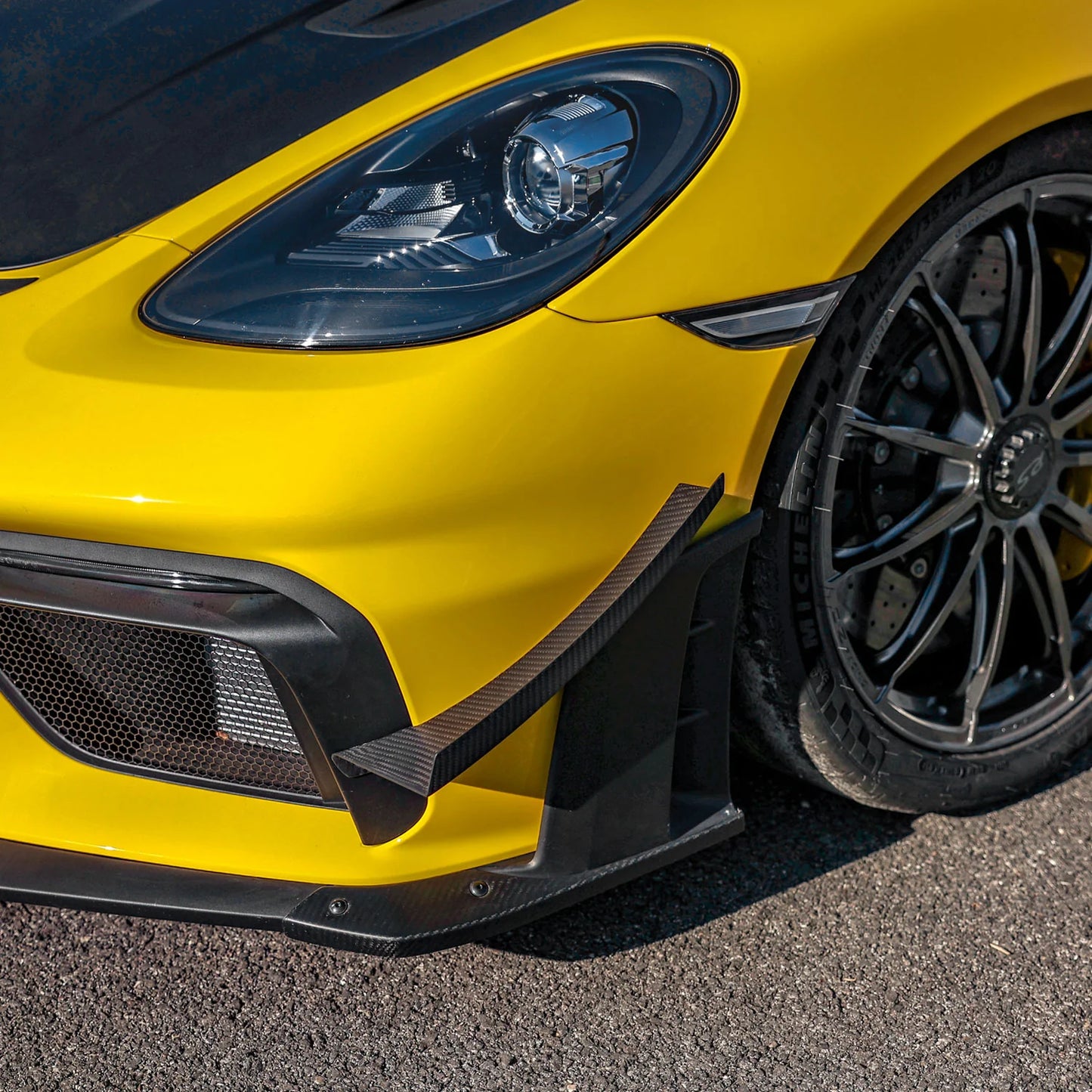 SR DRY CARBON FIBER PRO DIVE PLANE [PORSCHE 718 GT4/RS]